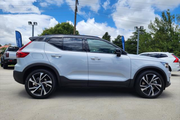 2020 MY21 Volvo XC40 XZ Recharge Plug-In Hybrid SUV Image 2