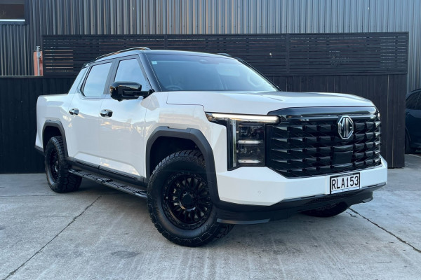 2025 MG U9 Black Edition Ute Image 1