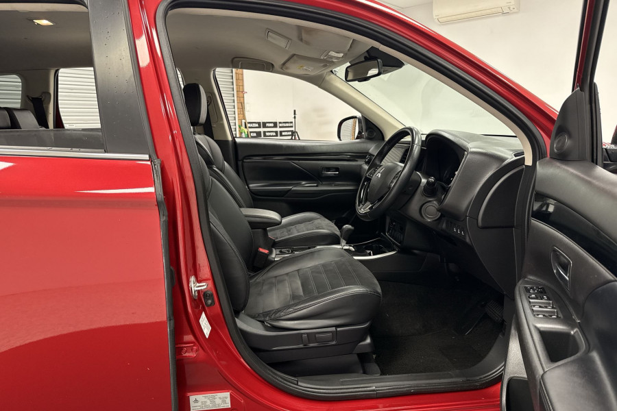 2019 Mitsubishi Outlander ZL LS SUV Image 19