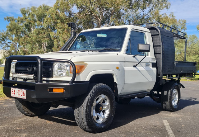 2010 Toyota Landcruiser VDJ79R Workmate Cab chassis