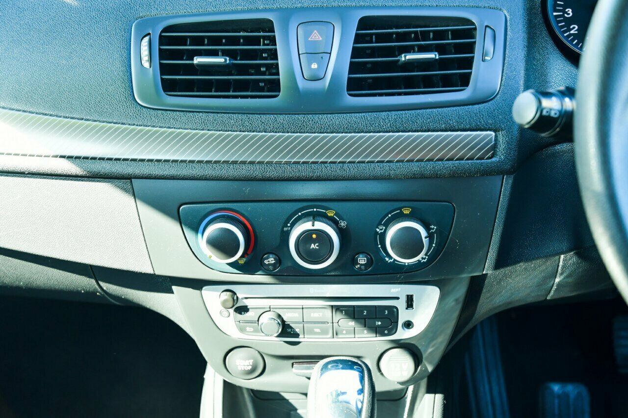 2013 Renault Megane III B95 MY13 Expression Hatch Image 14