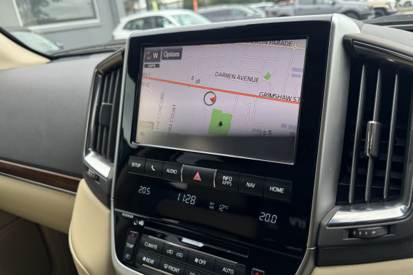 2017 Toyota LandCruiser VDJ200R Sahara SUV Image 36