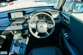 2024 Mitsubishi Outlander ZM LS SUV