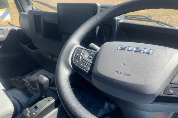 2026 Isuzu NPR 45/65-175 DT D28 Cab Chassis Image 24