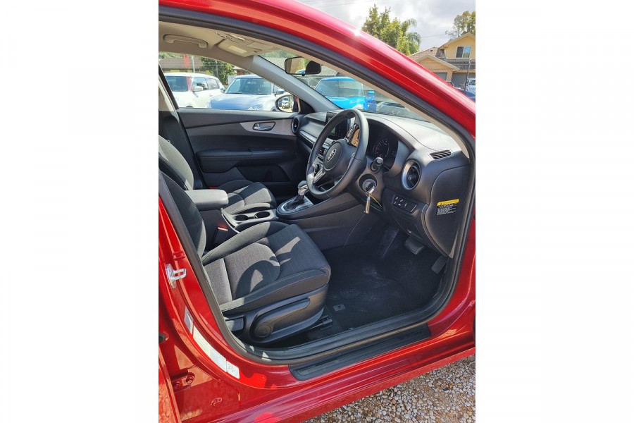 2020 MY1  Kia Cerato BD Sport+ Hatch Image 9