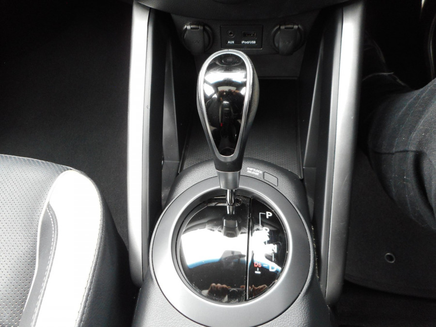 2014 Hyundai Veloster FS3 SR Turbo Hatchback Image 14