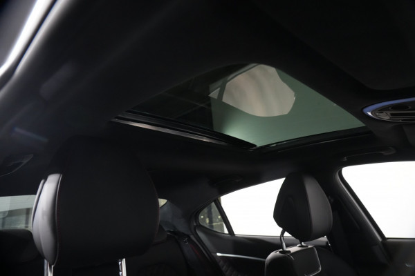 2025 Genesis G70 3.3t Sport Lux Sedan image 29