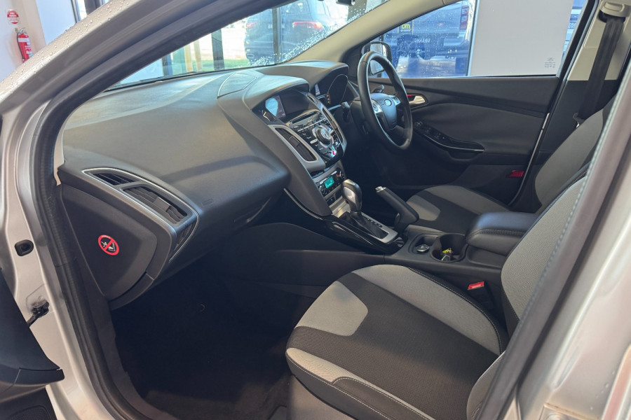 2015 MY14 Ford Focus LW MkII Sport Hatch Image 12