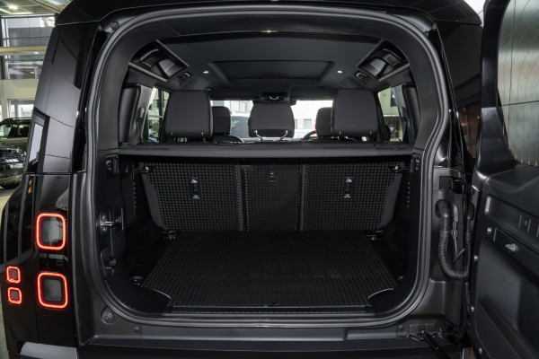 2026 Land Rover Defender L663 110 D350 X-Dynamic SE SUV image 23