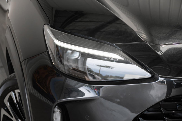 2024 Toyota Yaris Cross MXPJ15R Urban SUV image 18