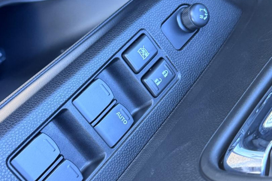 2024 Suzuki Ignis MF Series II GLX SUV Image 10