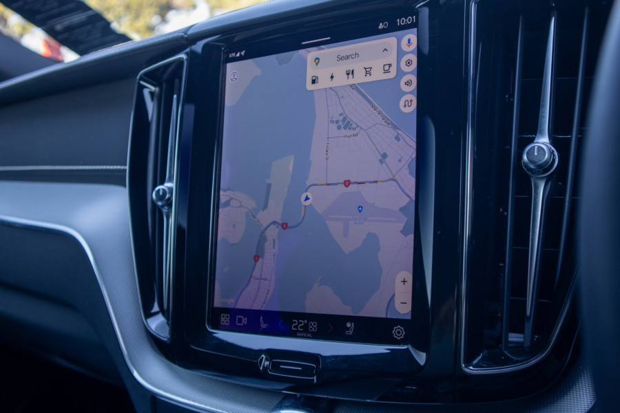 2022 Volvo XC60 T8 Ultimate Recharge PHEV SUV Image 12