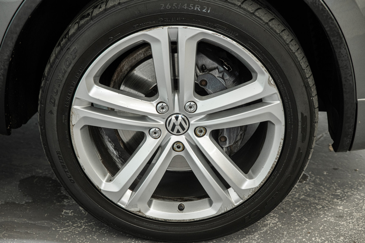 2013 Volkswagen Touareg V8 Tdi R-Line SUV Image 5