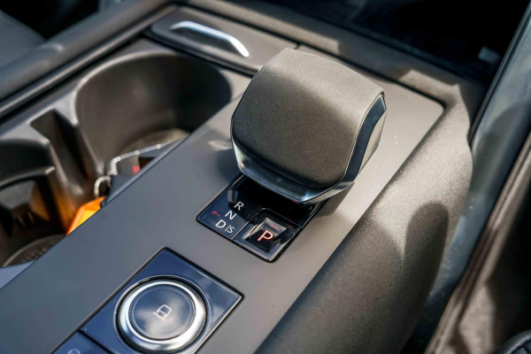 2025 Land Rover Discovery Series 5 D350 Dynamic SE SUV image 20