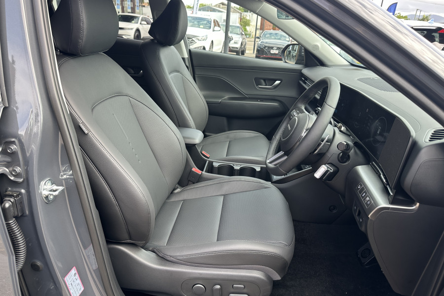 2025 Hyundai KONA SX2.V2 Premium SUV Image 8