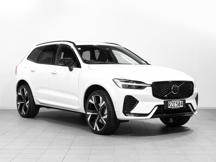 2026 Volvo XC60 UZ B5 AWD Ultra Dark SUV Image 1