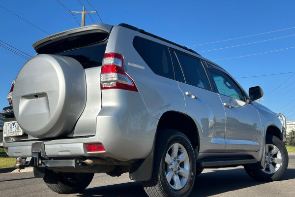 2014 Toyota LandCruiser Prado GDJ150R GXL SUV Image 7