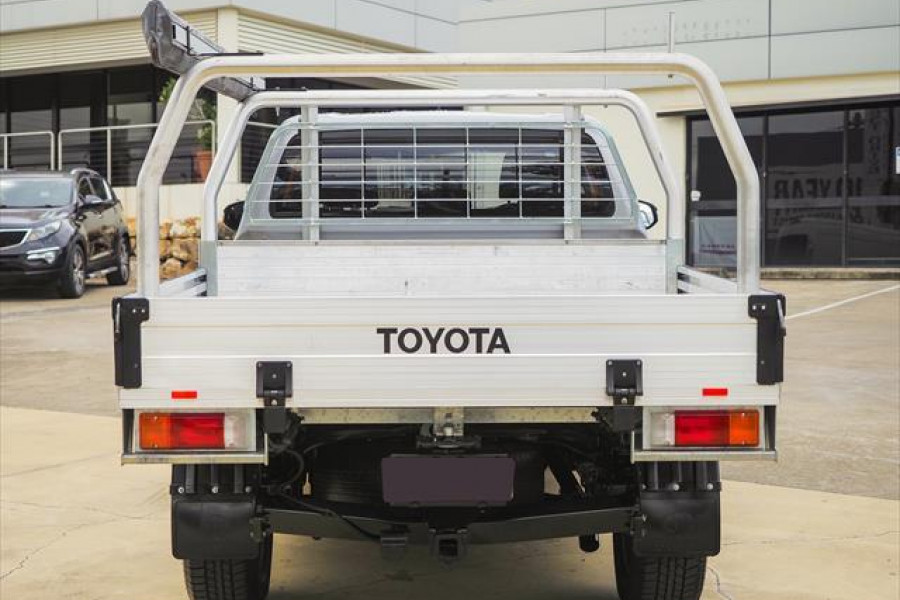 2018 Toyota Hilux GUN126R SR Cab chassis