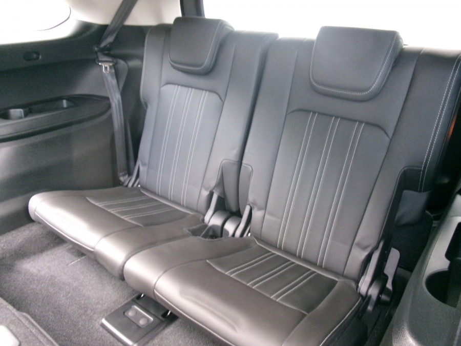 2023 MY24 Isuzu MU-X RJ LS-T SUV Image 9