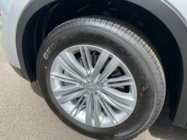 2024 Mitsubishi Outlander ZM ES SUV image 5