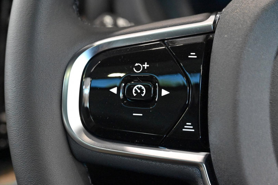 2026 Volvo XC60 UZ Plus B5 Bright SUV Image 16