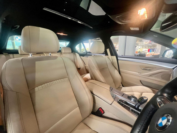 2015 BMW 5 Series F10 LCI 520i M Sport Sedan image 18