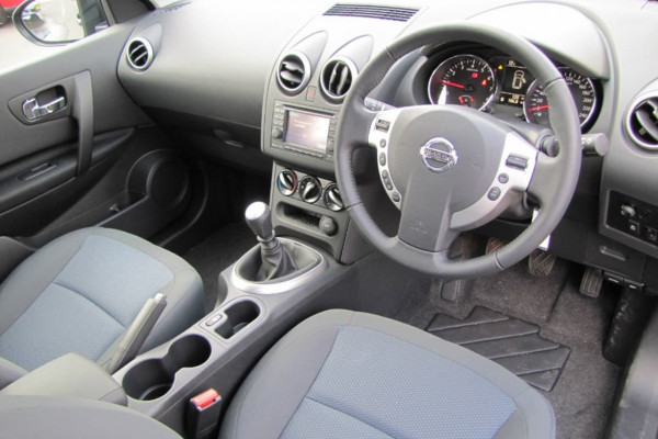 2013 Nissan DUALIS Hatch Image 4