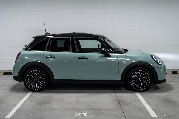 2025 MINI Cooper F65 C Favoured Hatch image 3