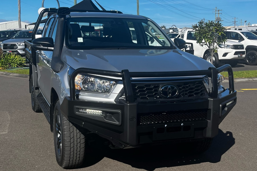 2025 MY24 Toyota HiLux GUN126R SR 48V Cab Chassis Image 7