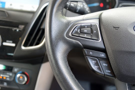 2017 Ford Focus LZ TITANIUM Hatchback image 11