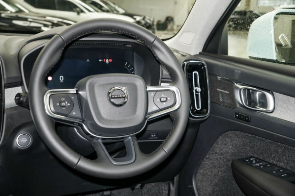 2026 Volvo XC40 XZ Ultra B4 Bright SUV Image 6