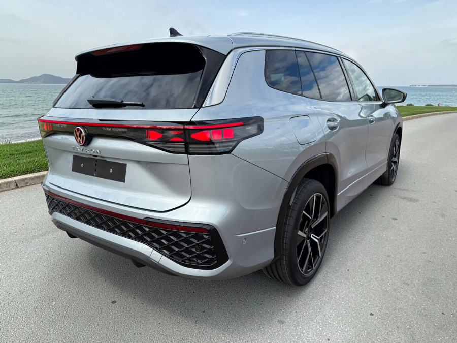 2026 Volkswagen Tayron R4 195TSI R-Line SUV Image 7