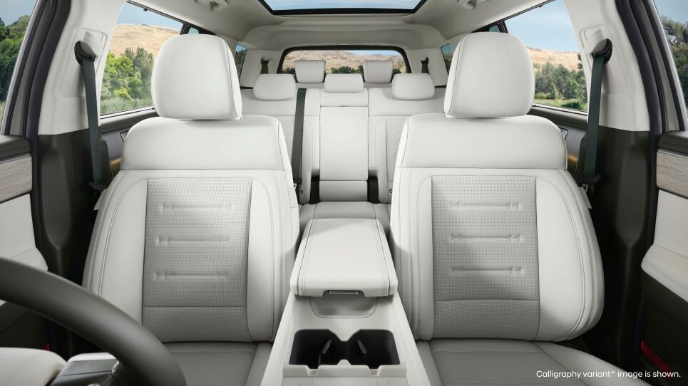 The 7-seater adventure greeter Image