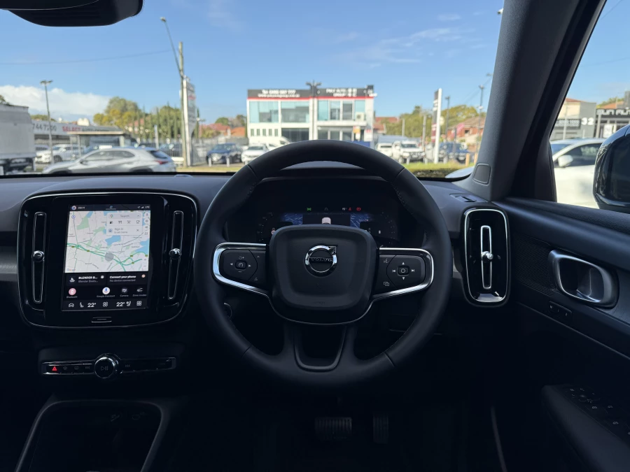 2026 Volvo XC40 XZ Ultra B4 Bright SUV Image 15