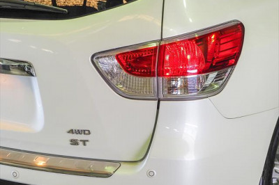 2016 Nissan Pathfinder R52 ST Suv Image 5