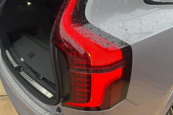 2025 MY26 Volvo XC90 L Series Ultra B5 Dark SUV Image 6