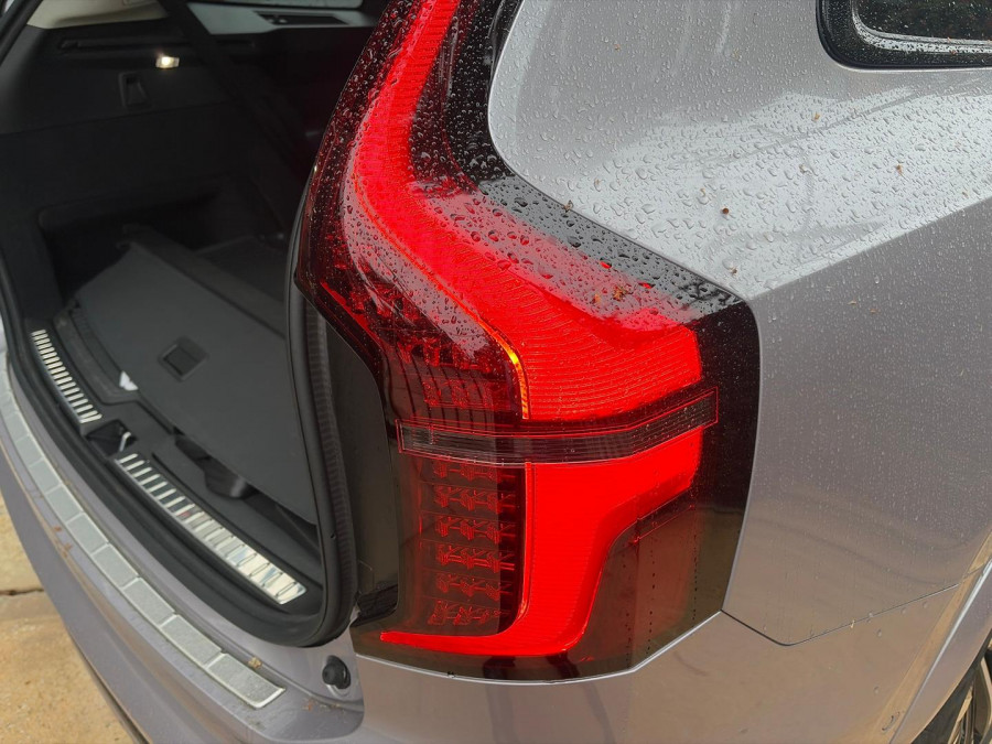 2025 MY26 Volvo XC90 L Series Ultra B5 Dark SUV Image 6