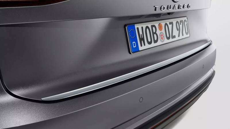 Tailgate protective strip - Chrome