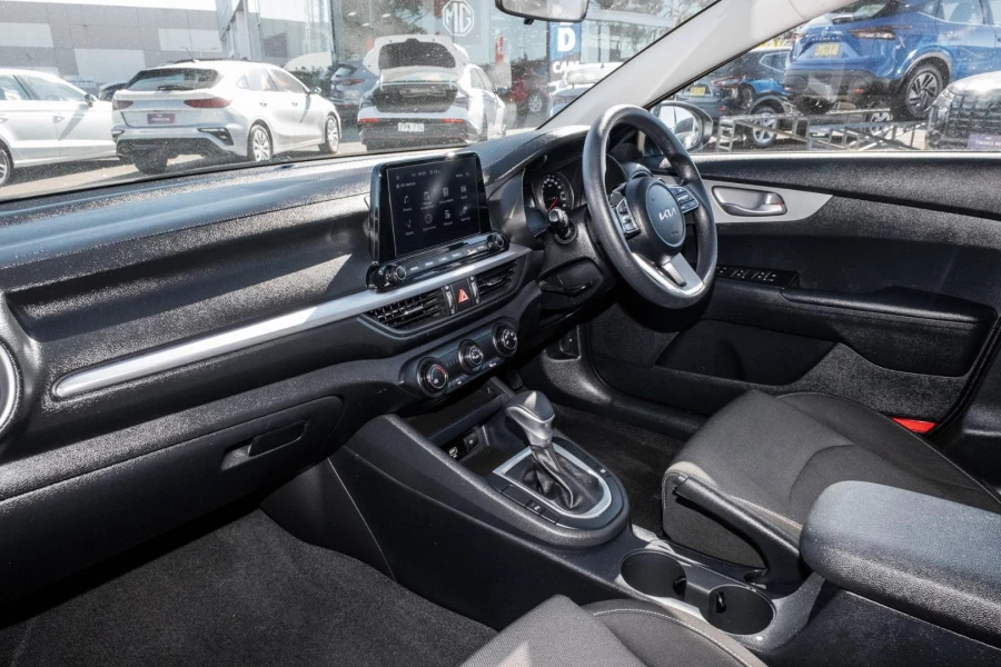 2024 Kia Cerato BD S Hatch Image 8