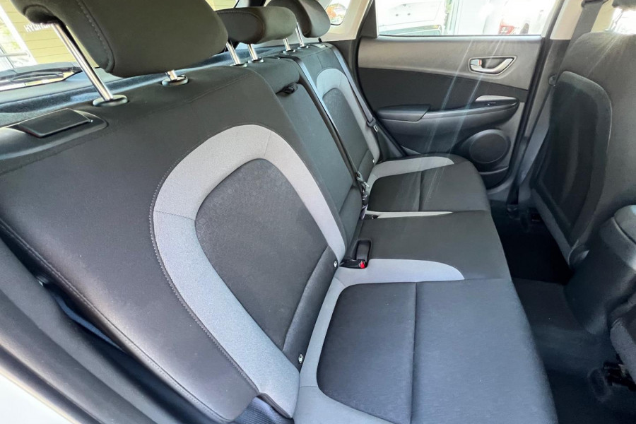 2020 Hyundai KONA OS.3 Active SUV Image 12