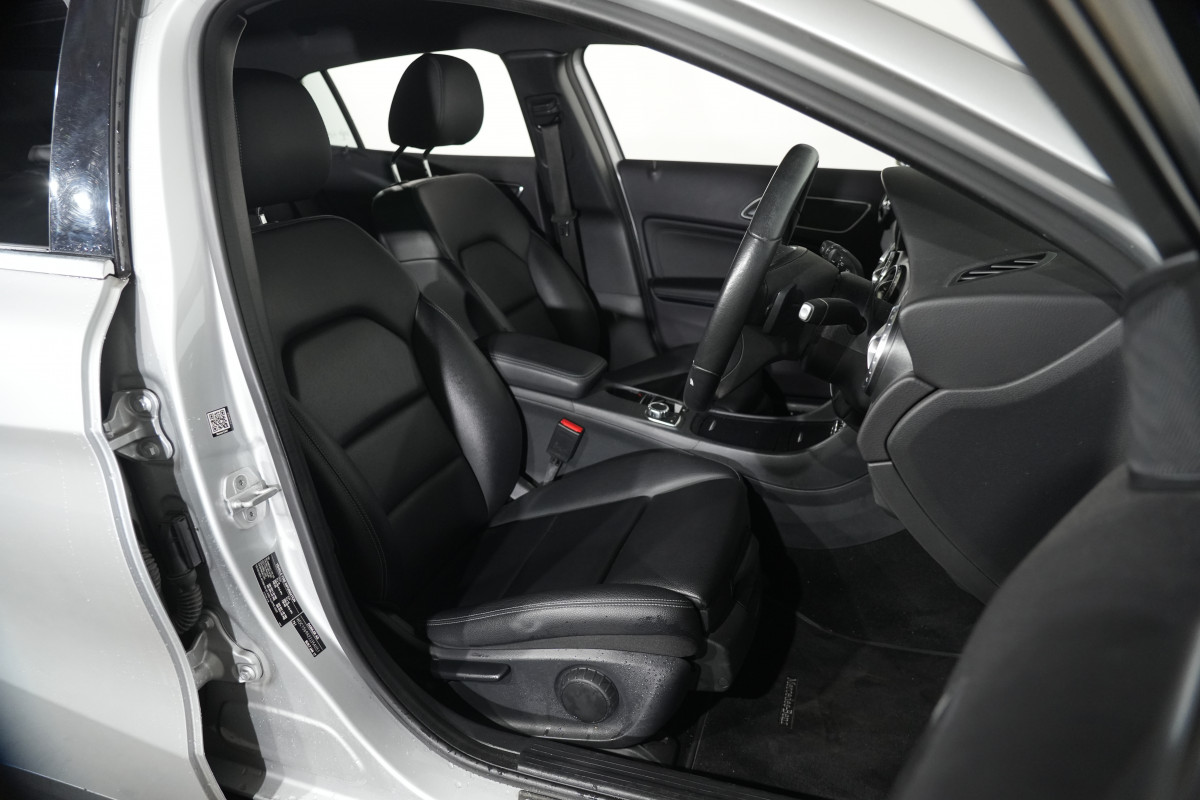 2017 Mercedes-Benz GLA-Class 180 SUV