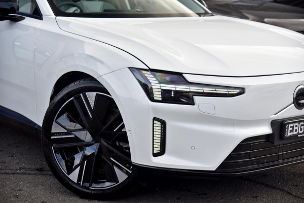 2026 Volvo ES90  Ultra Single Motor Sedan Image 2