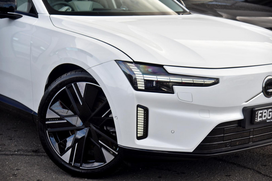 2026 Volvo ES90  Ultra Single Motor Sedan Image 2