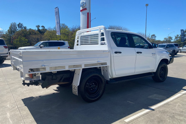 2019 Toyota HiLux  SR Dual Cab Cab Chassis Image 5