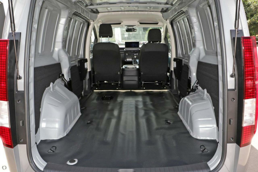 2026 MY27 Hyundai Staria Load US4.V4  Van Image 5