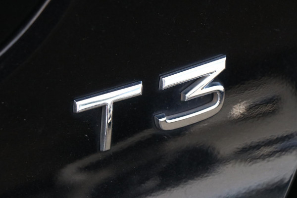 2017 MY18 Volvo V40  T3 Momentum Hatch Image 5