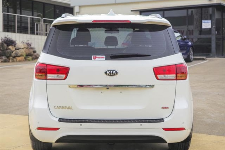 2017 Kia Carnival YP S People mover