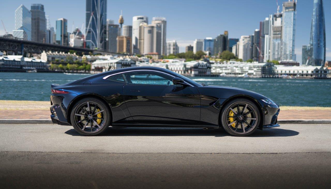 2018 Aston Martin Vantage Coupe Image 3