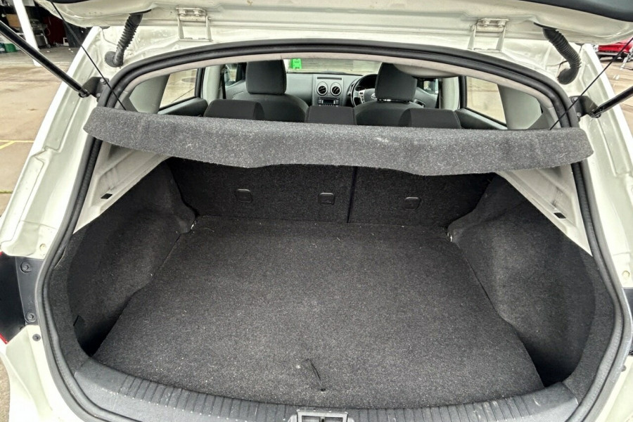 2012 Nissan Dualis J10W Series 3 MY12 ST Hatch X-tronic 2WD Hatch Image 6