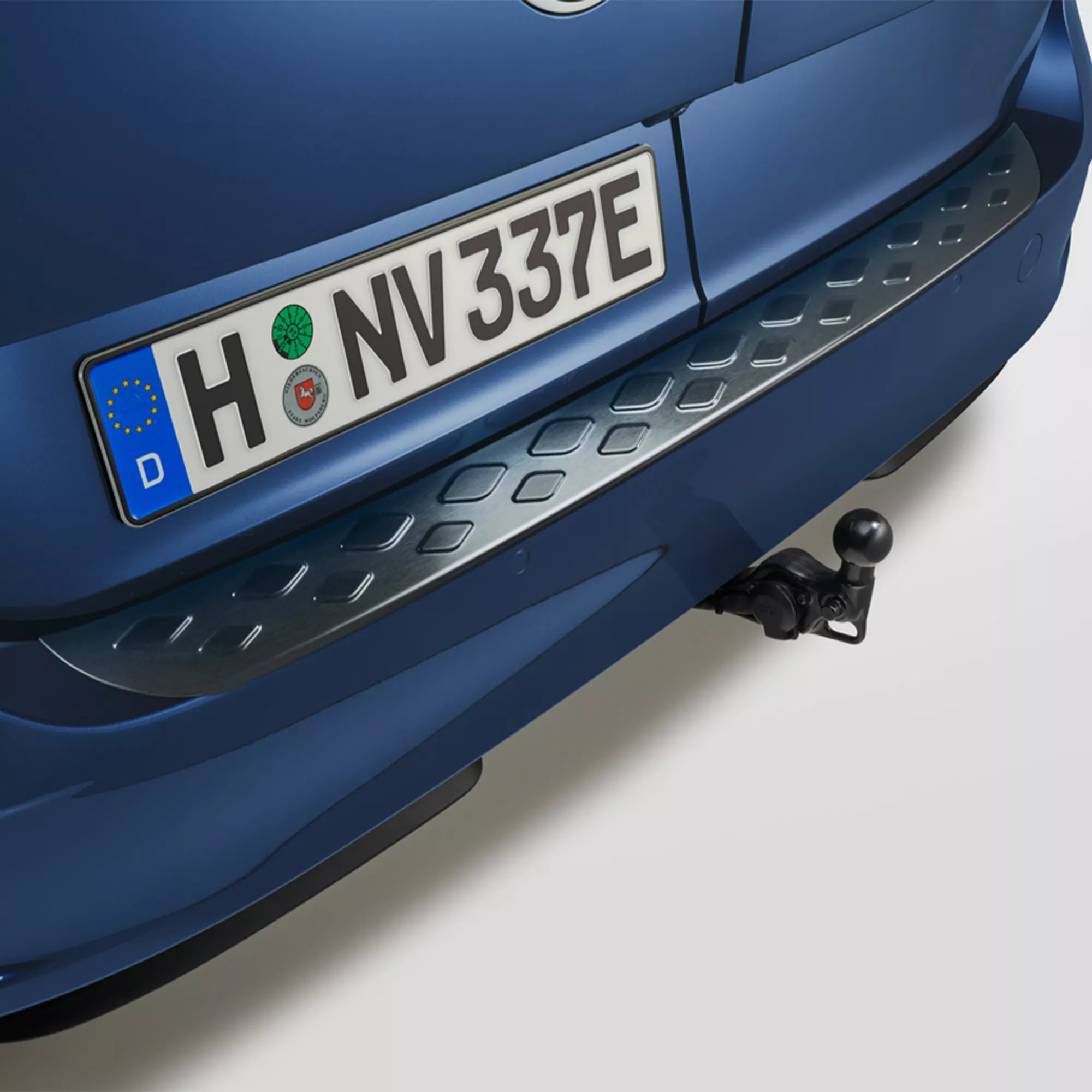 Loading sill protection plate